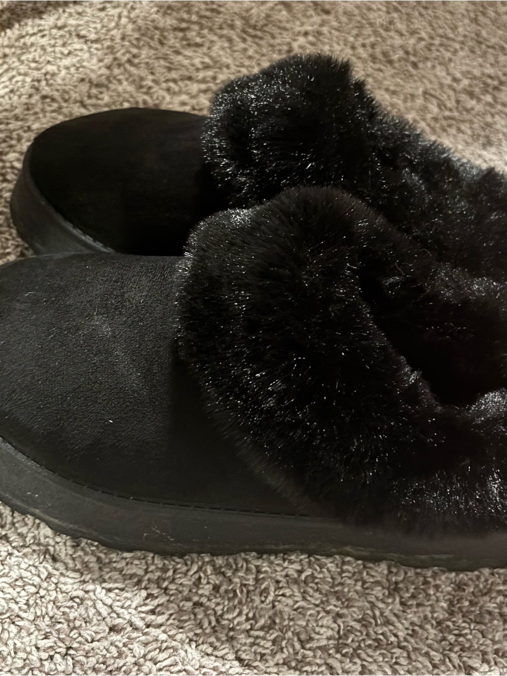 Fashion Nova Black Faux Fur Slip-On Slippers